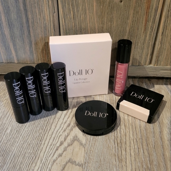 Source Unknown Other - Doll10 Makeup Bundle